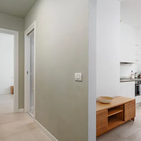 Apartment New - Modern And Bright - Wi-fi, A-c - 4 Seats *