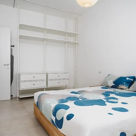New - Modern And Bright - Wi-fi, A-c - 4 Seats Apartment
